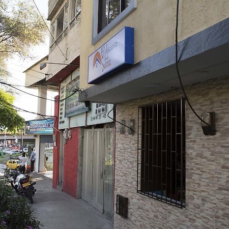 El Descanso Donde Sara Hostel Μεντεγίν Εξωτερικό φωτογραφία