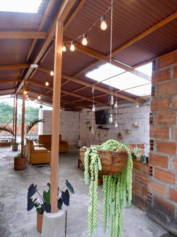 El Descanso Donde Sara Hostel Μεντεγίν Εξωτερικό φωτογραφία