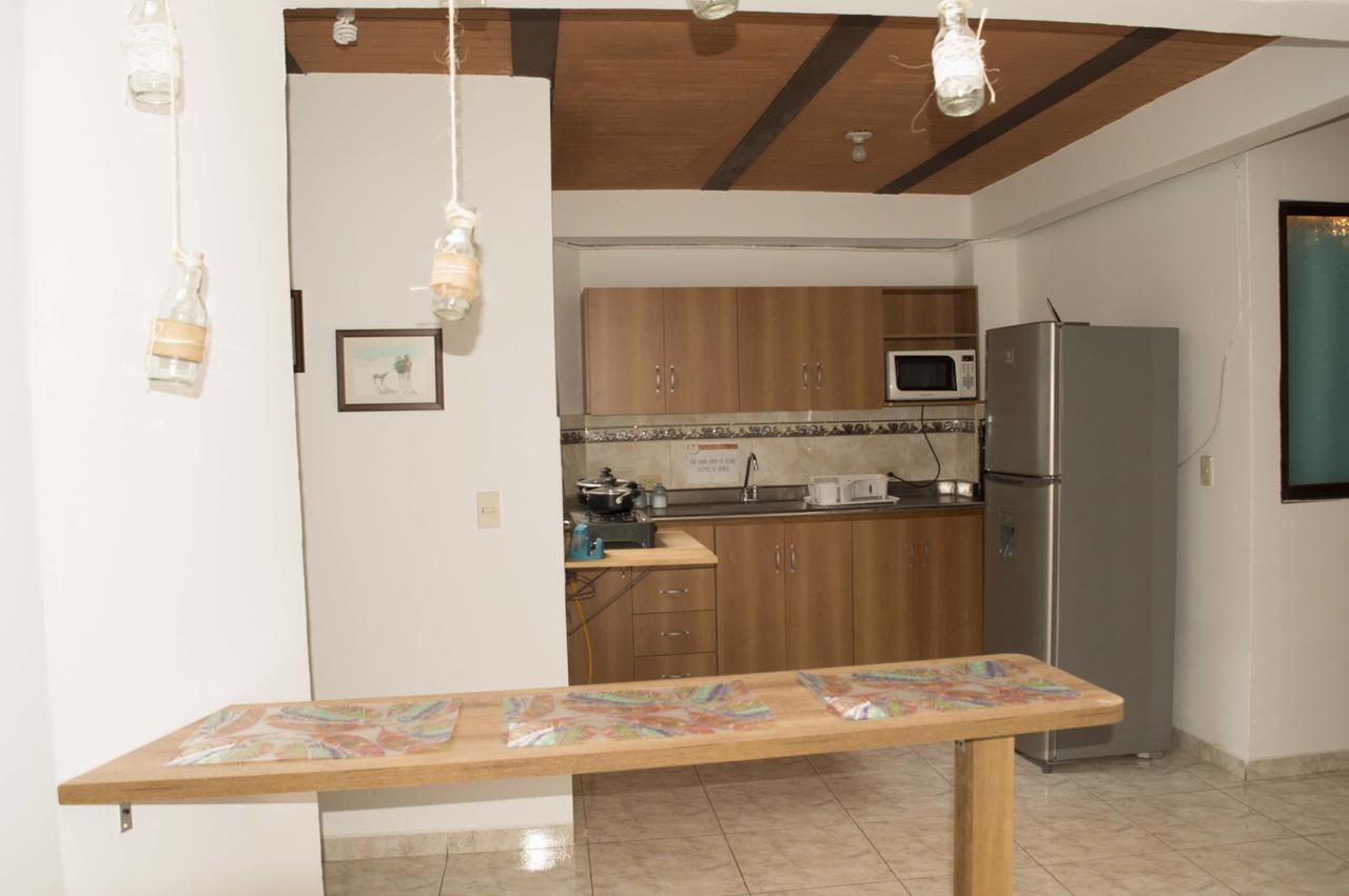El Descanso Donde Sara Hostel Μεντεγίν Εξωτερικό φωτογραφία